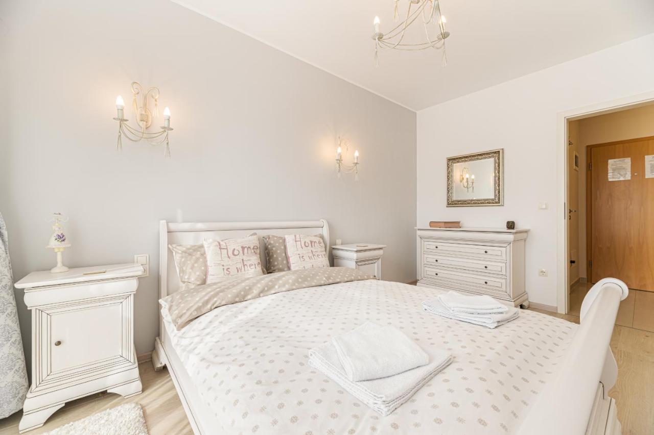 Апартаменты Apartament Belles Roses Брашов Экстерьер фото