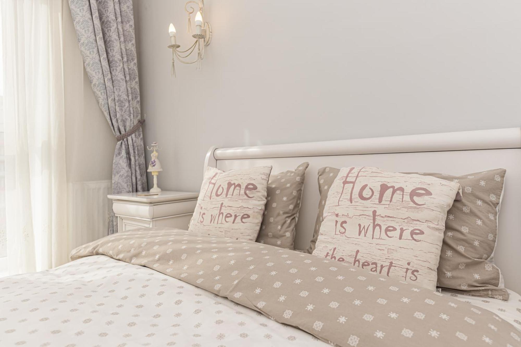 Апартаменты Apartament Belles Roses Брашов Экстерьер фото